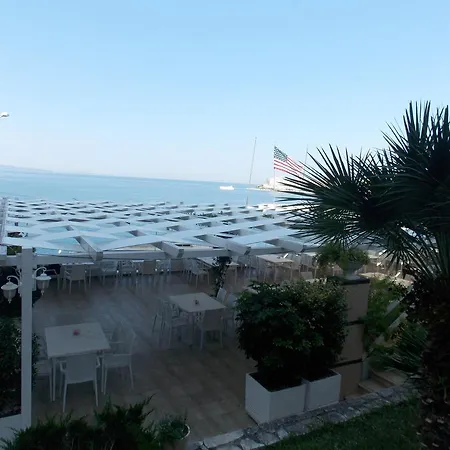 Erdano Hotel 3*